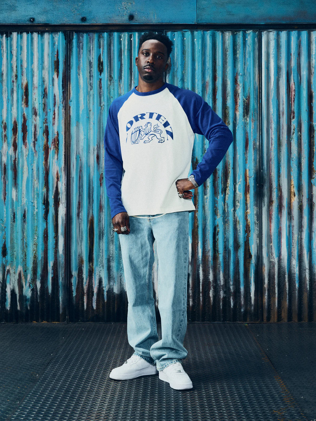 CORTEIZ RAGLAN LONG SLEEVE