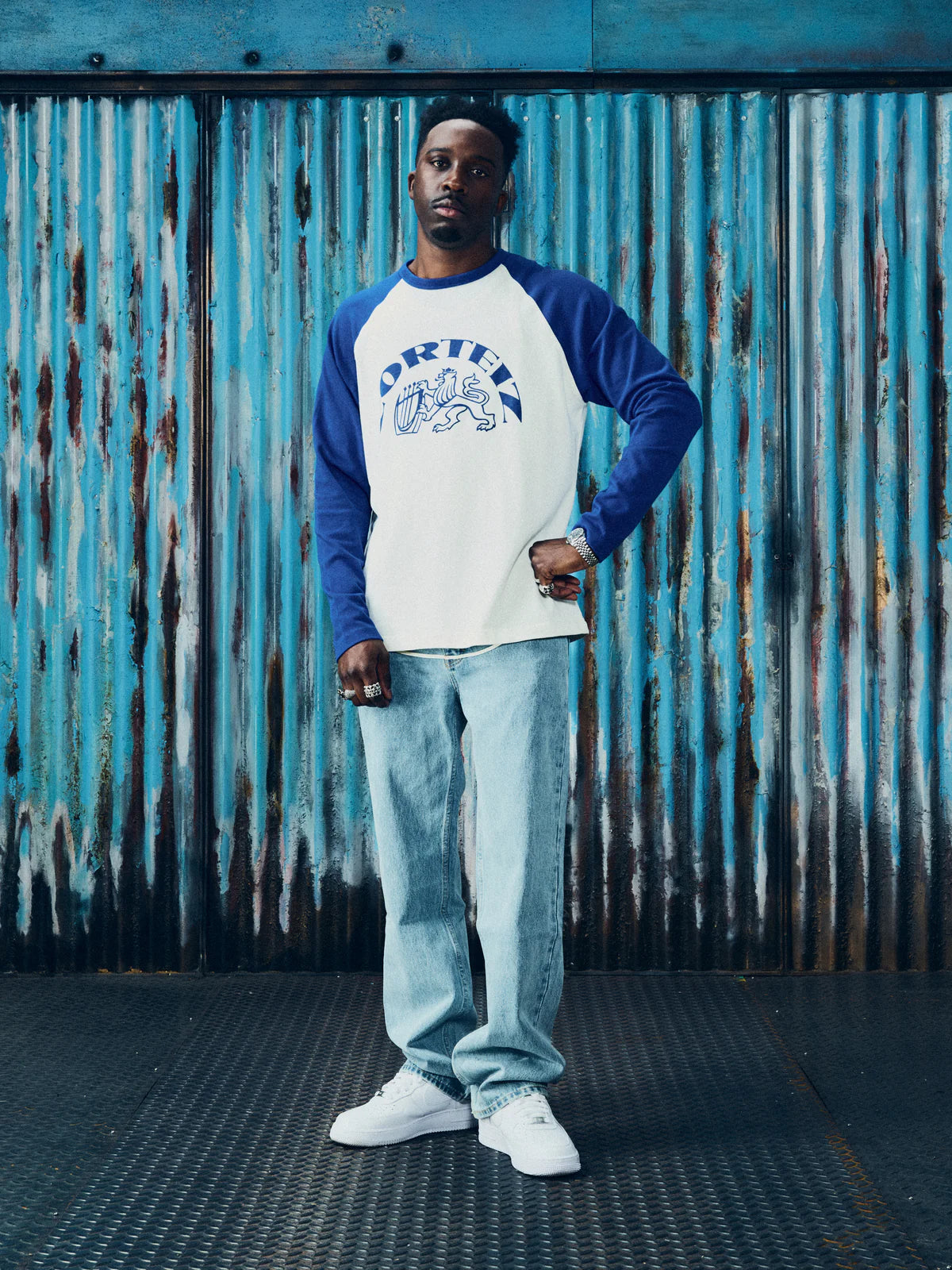 CORTEIZ RAGLAN LONG SLEEVE